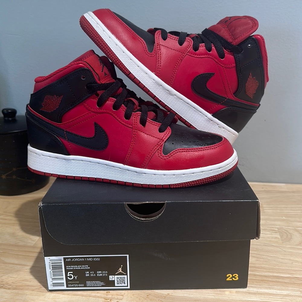 AIR JORDAN 1 MID SIZE 5 GS